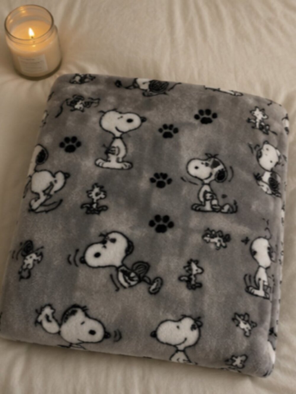 Peanuts Snoopy Throw Blanket - Picture 2 of 8